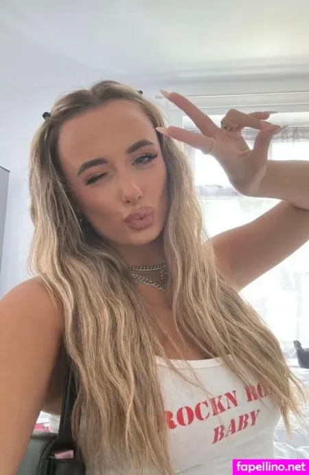 Millie Court OnlyFans Thumbnail #6E9sbPupNK