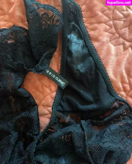 Millionzofpeaches OnlyFans Thumbnail #8XCeEWjP1t