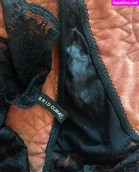 Millionzofpeaches OnlyFans Thumbnail #vNwUDDmUe3