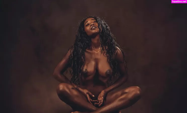 Mimi Desuka OnlyFans Thumbnail #2GoycnWLak