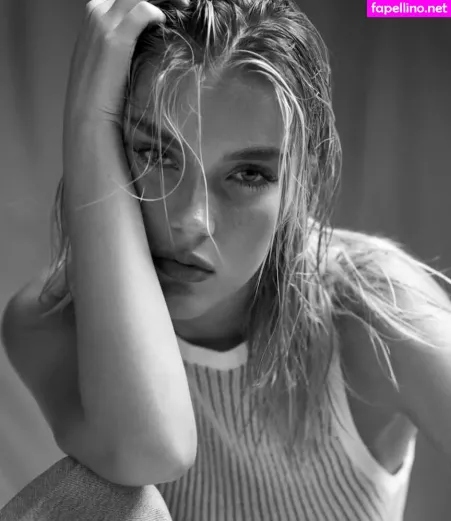 Mimi Slinger OnlyFans Thumbnail #yfDE9XGXI6