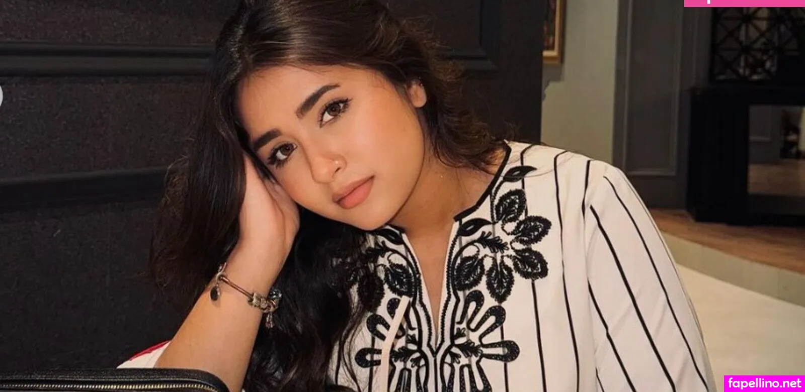 Minahil Malik Nude Leaked OnlyFans Photo #IiYeMpRDNM