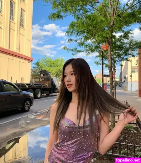 Minatozaki Sana Twice Main Profile Photo