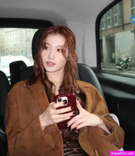 Minatozaki Sana OnlyFans Thumbnail #OWp2rag6v5