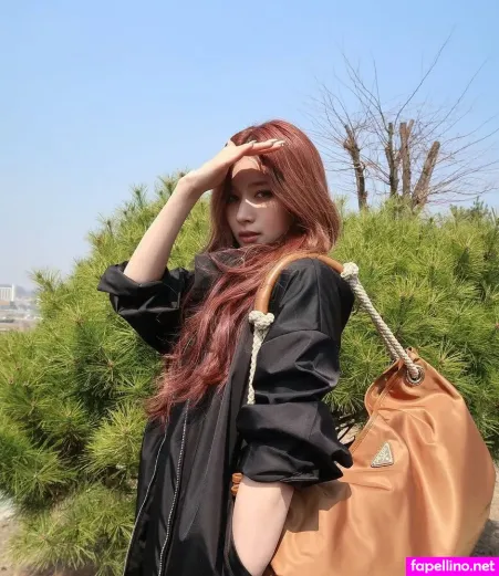 Minatozaki Sana OnlyFans Thumbnail #WLbMUY23nU