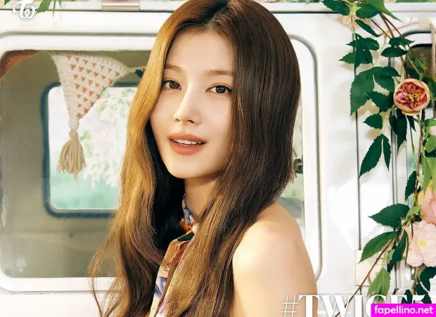 Minatozaki Sana OnlyFans Thumbnail #ZbGfmaNkPX