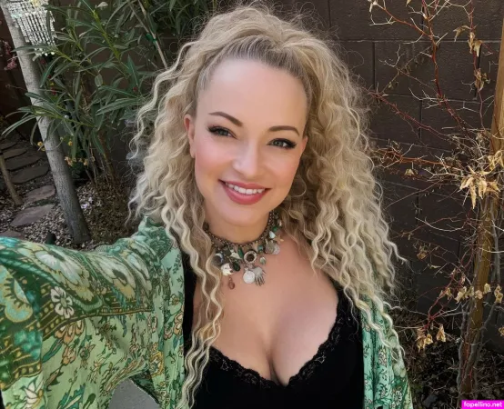 Mindy Robinson OnlyFans Thumbnail #mJ8zkeU8qK