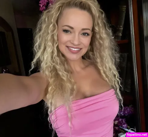 Mindy Robinson OnlyFans Thumbnail #yAY13pQt3E
