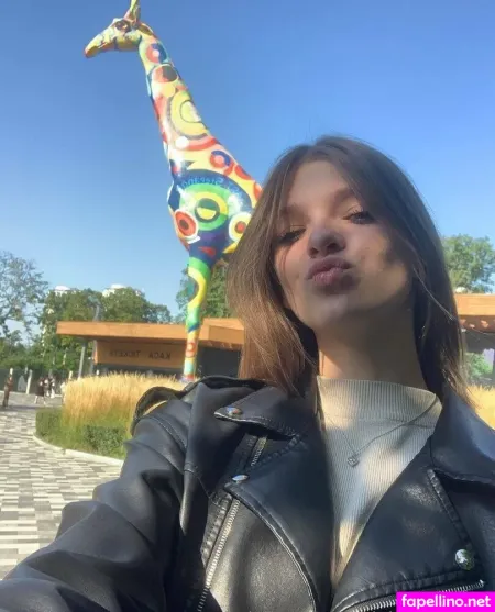 Mini Dashunka Main Profile Photo