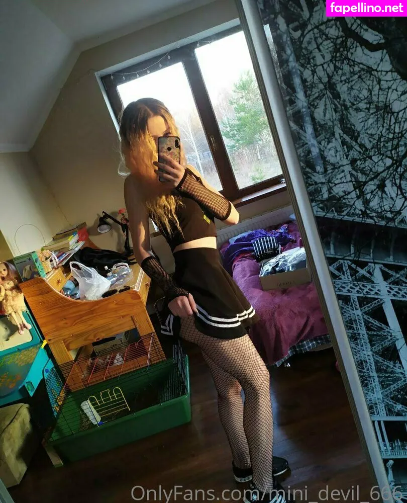 Flov_Princess, freetheeministalli, mini_devil_666 Nude Leaked OnlyFans Photo #4VAs7anufB