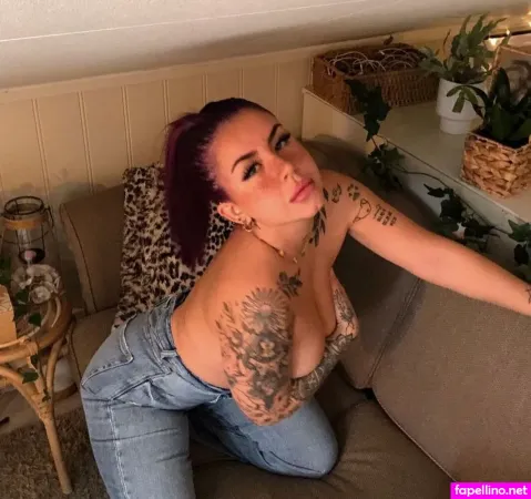 Mini Emmi OnlyFans Thumbnail #1AxTiBSoyU