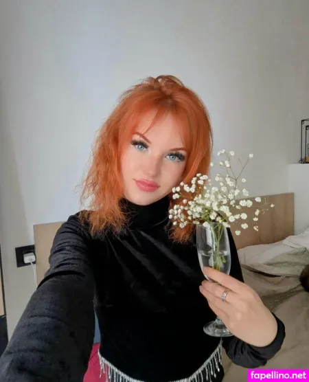 Mini Redhead Main Profile Photo