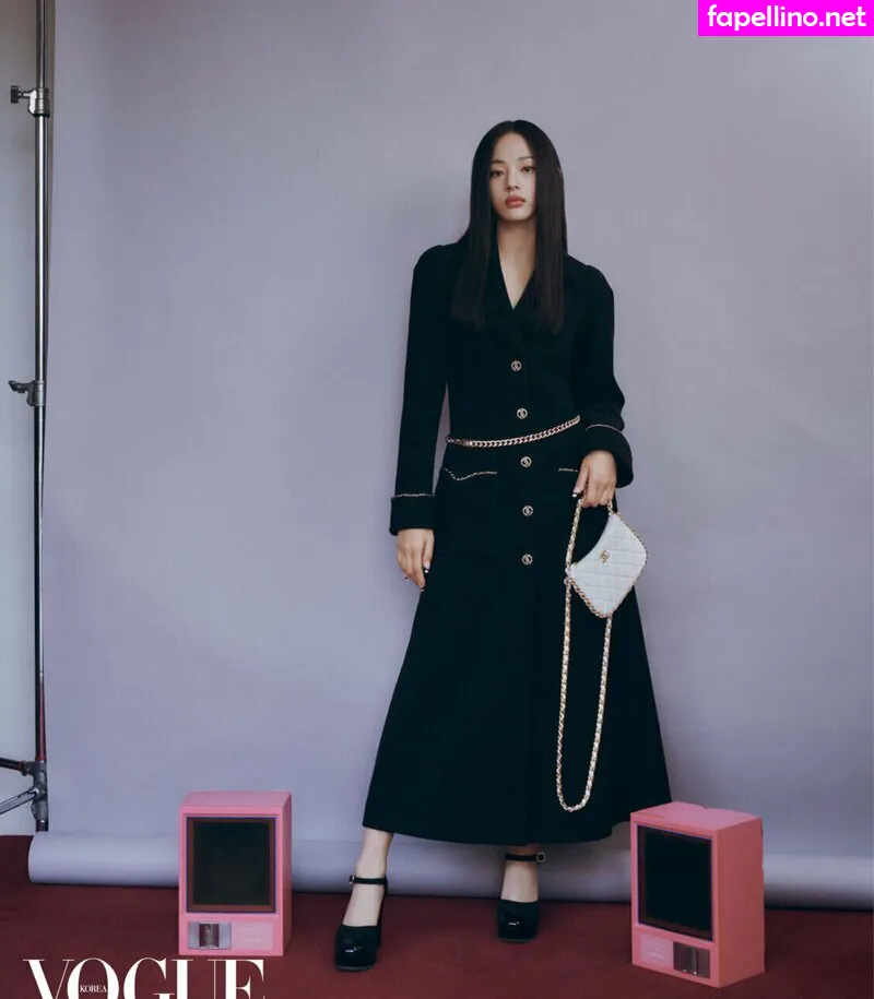 lovres_min__, miniwithtattoos, newjeans_official Nude Leaked OnlyFans Photo #4XNmLBc4JV