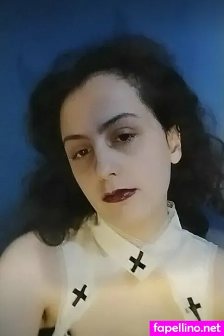 Minniewhitee OnlyFans Thumbnail #UILlz3G9WB