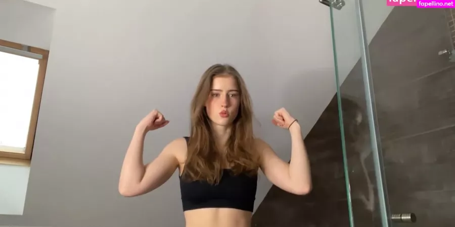 Mira 004 OnlyFans Thumbnail #M0ZXUKWFlh