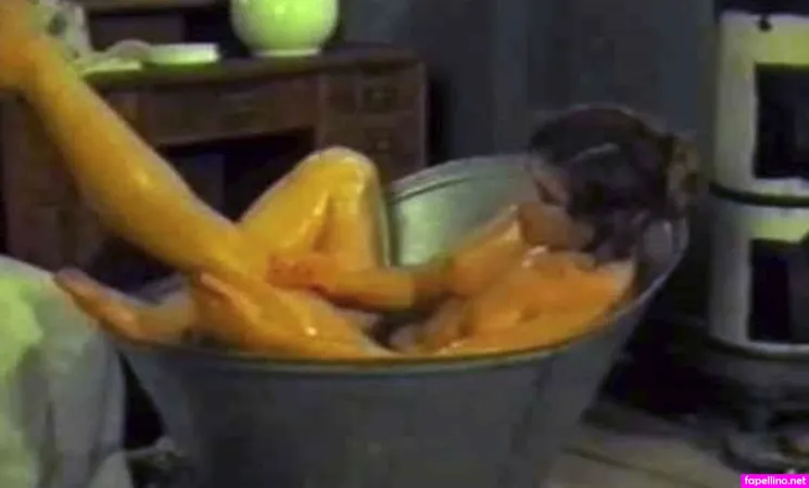 Mira Furlan OnlyFans Thumbnail #0ReN7T6URS