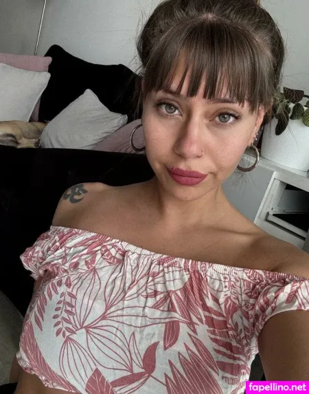Mira Love OnlyFans Thumbnail #H4EaqRqmA0