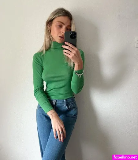 Mira Sievers OnlyFans Thumbnail #2US4K5izGu