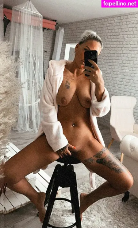 Mira Star OnlyFans Thumbnail #9BUkINCTAq