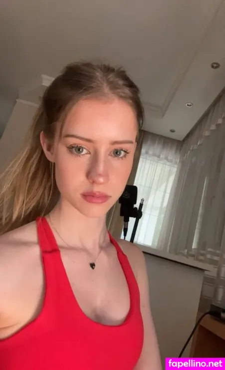Mira Szalma 1 OnlyFans Thumbnail #pyTfarnnkM
