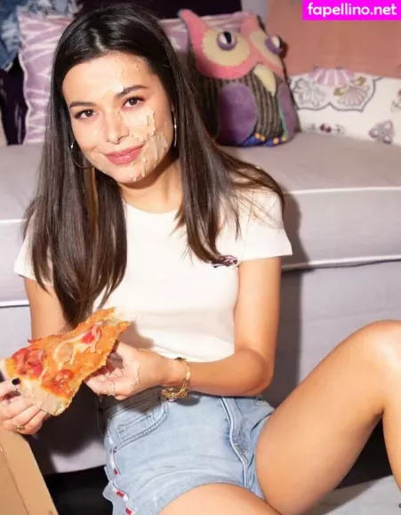 Miranda Cosgrove OnlyFans Thumbnail #0q9cSMMnwo