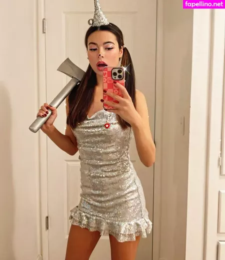 Miranda Cosgrove OnlyFans Thumbnail #5CASU1CFin