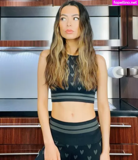 Miranda Cosgrove OnlyFans Thumbnail #5KUdLRb14U