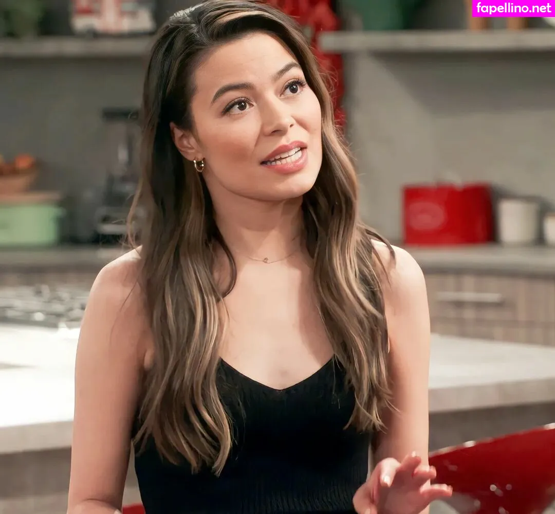 MirandaCosgrove, onlyfanssz Nude Leaked OnlyFans Photo #9HxPWqwc8L