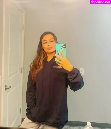 Miranda Cosgrove OnlyFans Thumbnail #Aue9yXc4H2