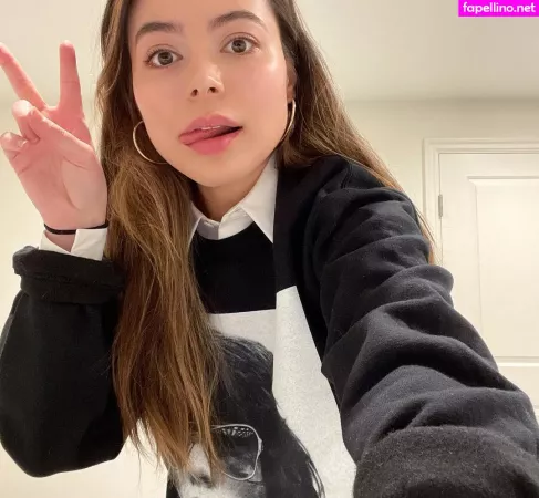 Miranda Cosgrove OnlyFans Thumbnail #BM9BtOfwJO