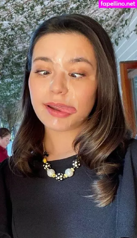 Miranda Cosgrove OnlyFans Thumbnail #DO37bCNyFI