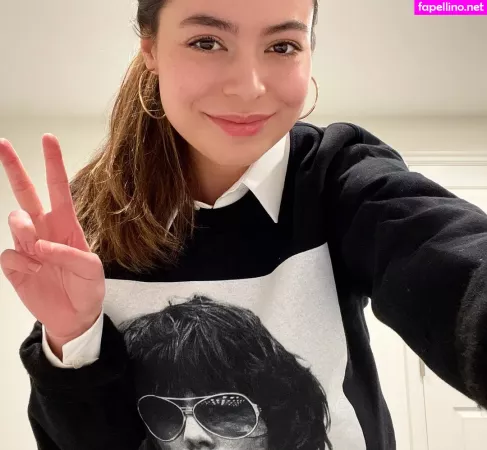 Miranda Cosgrove OnlyFans Thumbnail #L12wBxGT3P