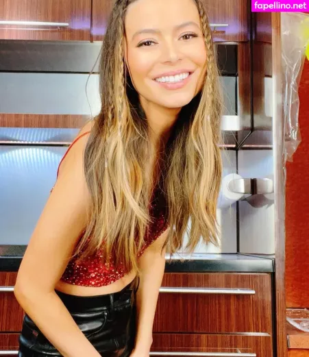 Miranda Cosgrove OnlyFans Thumbnail #W8lxOSLSAi