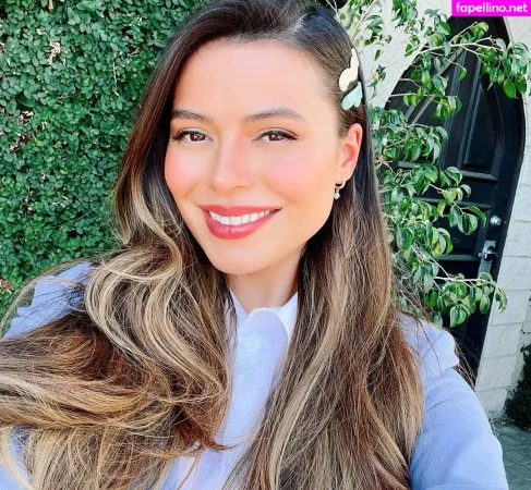 Miranda Cosgrove OnlyFans Thumbnail #agqJkCFoXD