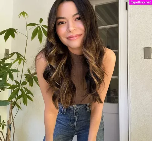Miranda Cosgrove OnlyFans Thumbnail #gWK0EYVyiD