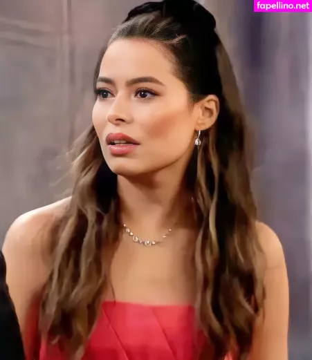 Miranda Cosgrove OnlyFans Thumbnail #i9tSsNgpCl