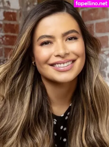 Miranda Cosgrove OnlyFans Thumbnail #qD6TSp2CX8