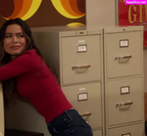 Miranda Cosgrove OnlyFans Thumbnail #uERO1K5UiN