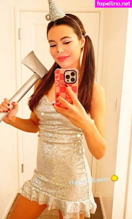 Miranda Cosgrove OnlyFans Thumbnail #viOWbj7LRO