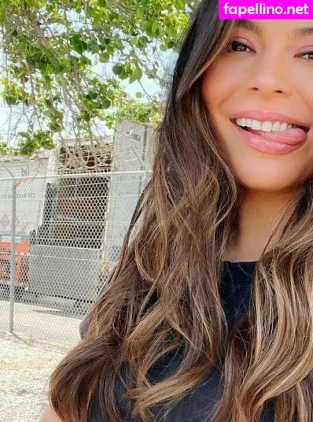 Miranda Cosgrove OnlyFans Thumbnail #whBA7uLxVT