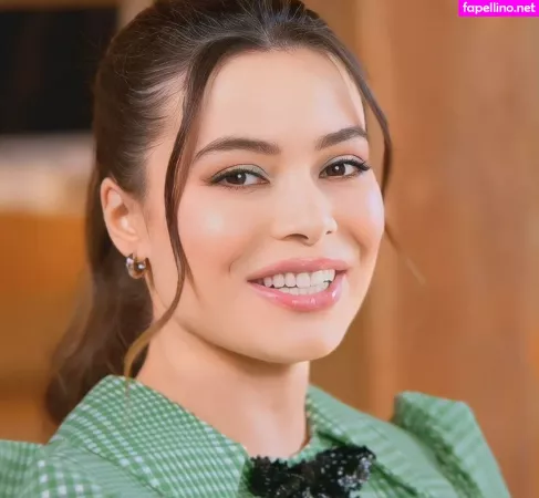 Miranda Cosgrove OnlyFans Thumbnail #xKmCYxJNQF