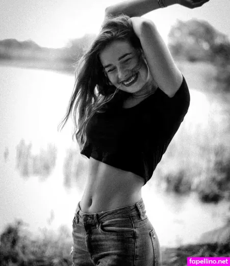 Miriam Becker OnlyFans Thumbnail #C1kB7bBIYX