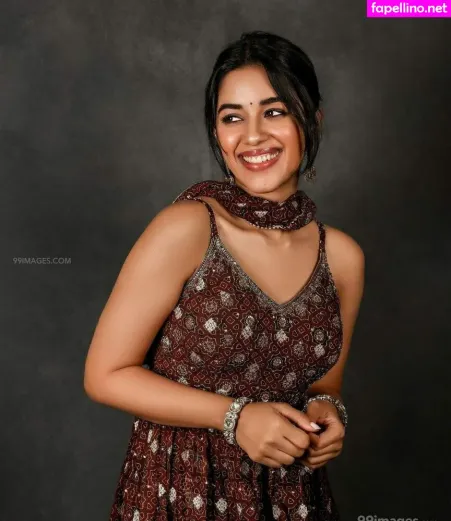 Mirnalini Ravi OnlyFans Thumbnail #4SK65YLj5A