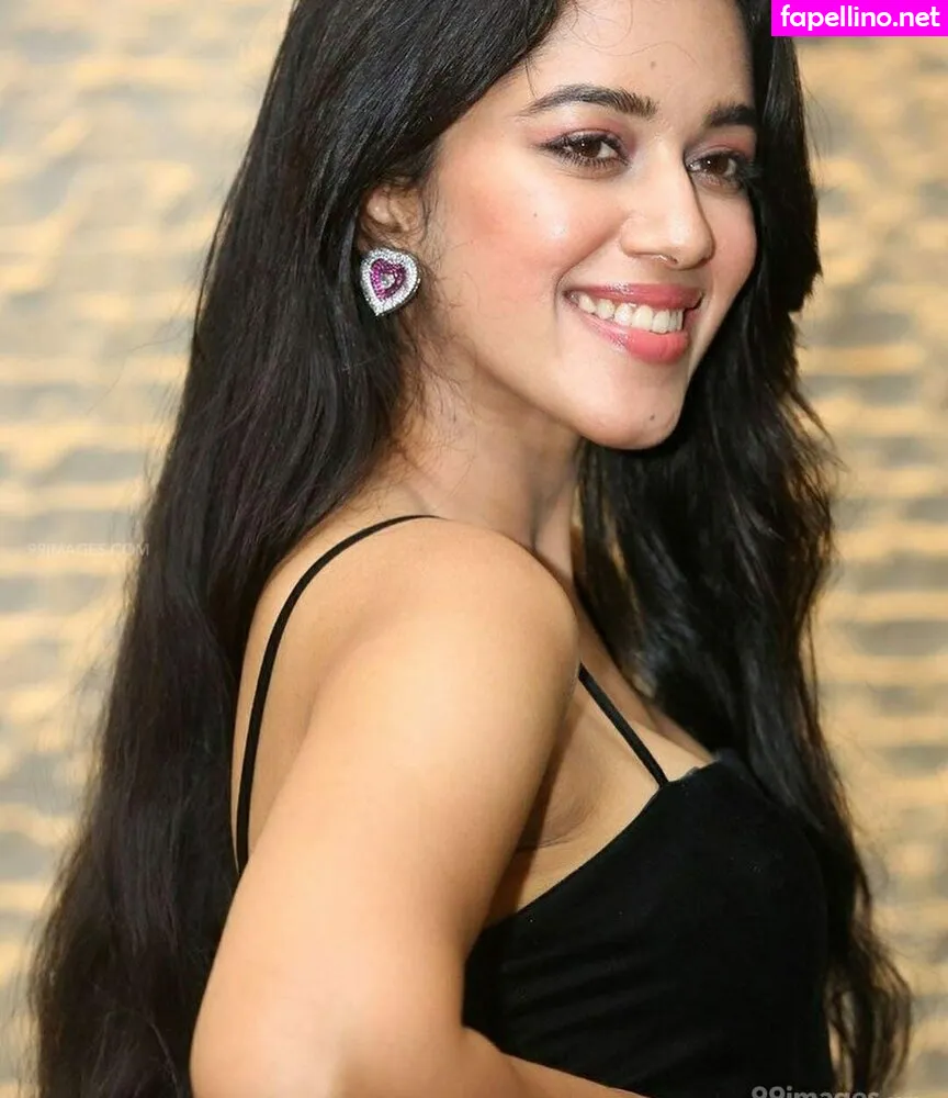 https:, mirnaliniravi Nude Leaked OnlyFans Photo #8vCIdneQvl