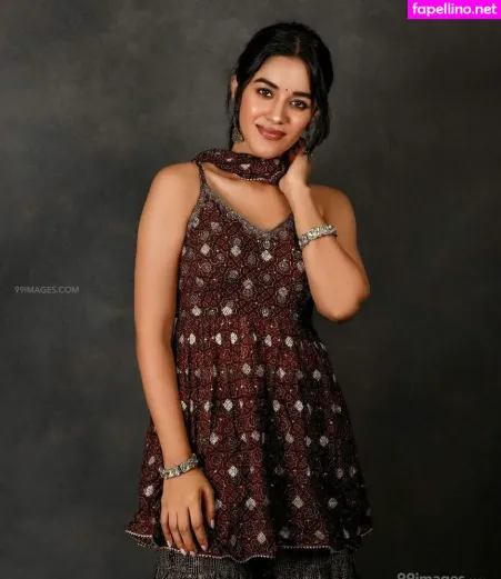 Mirnalini Ravi OnlyFans Thumbnail #9NrXd7l0gv