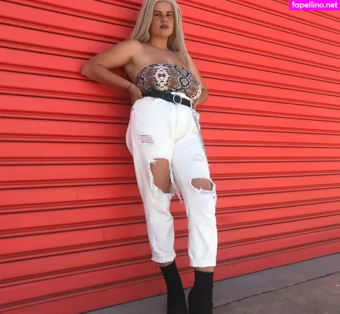 Mirra R OnlyFans Thumbnail #7o6hfFbcaz
