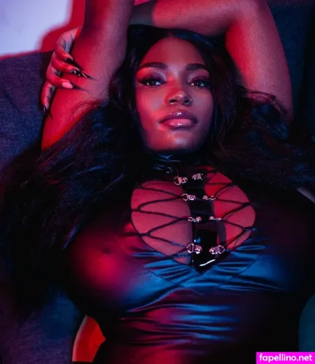 Mirriam Amber Main Profile Photo