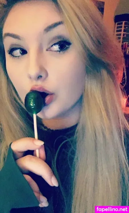 Misbehaving Kitty OnlyFans Thumbnail #T2XZRYNdoV