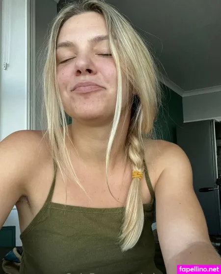 Mischa Teases OnlyFans Thumbnail #COnNRoS0Hq