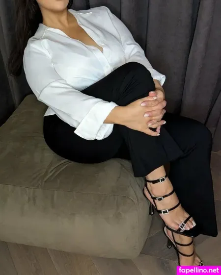 Miss Anna Deluxe OnlyFans Thumbnail #tswv0ZghhN